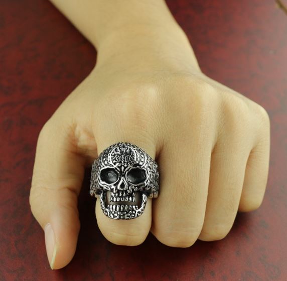 Fashion stainless steel skull-head exaggerated ring
